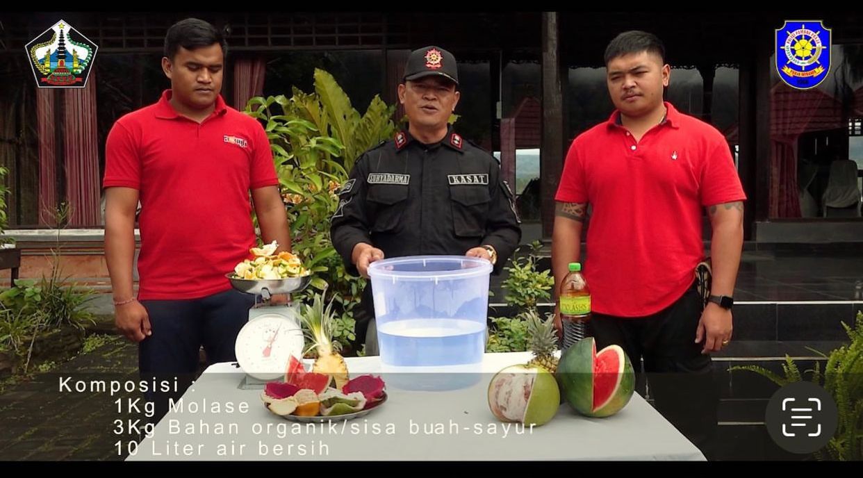 Pembuatan Eco Enzyme oleh Satpol PP Bangli