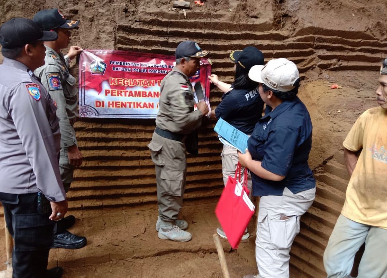 Penutupan sementara pertambangan batu padas di banjar buungan