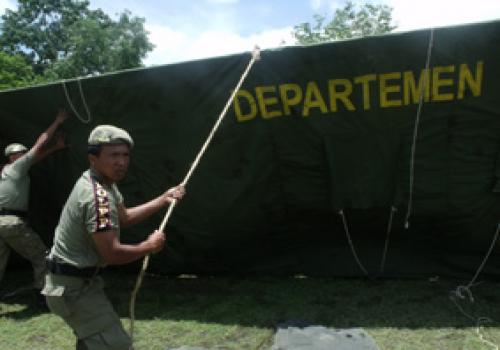 Kegiatan Lomba Pasang Bongkar Tenda (HUT Pol PP ke-61 Tahun 2011)