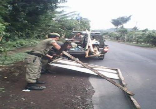 Penertiban Atribut Kampanye bersama Tim Instansi Terkait