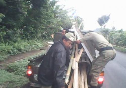 Penertiban Atribut Kampanye bersama Tim Instansi Terkait