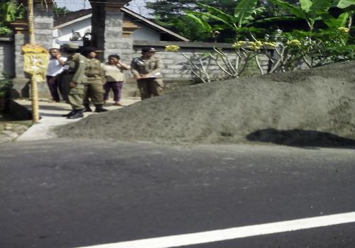 Sidak Material Bangunan di Jalan